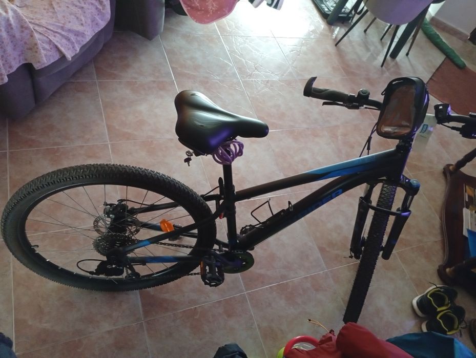 Bicicleta Rockrider travões de disco banco de gel e muito mais