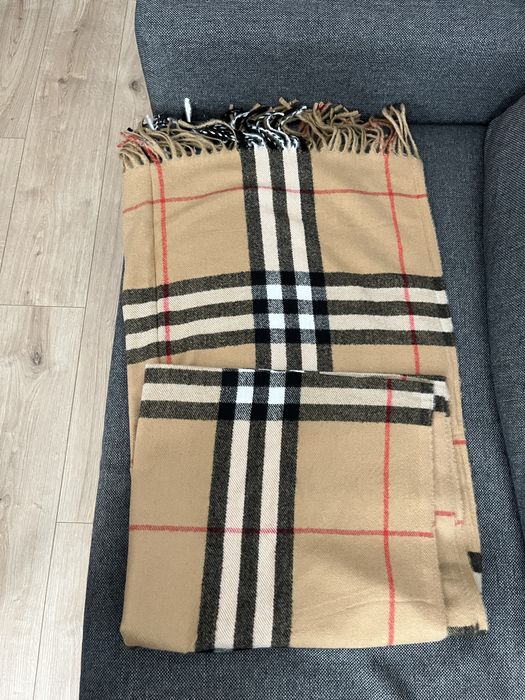Szalik Burberry nowy