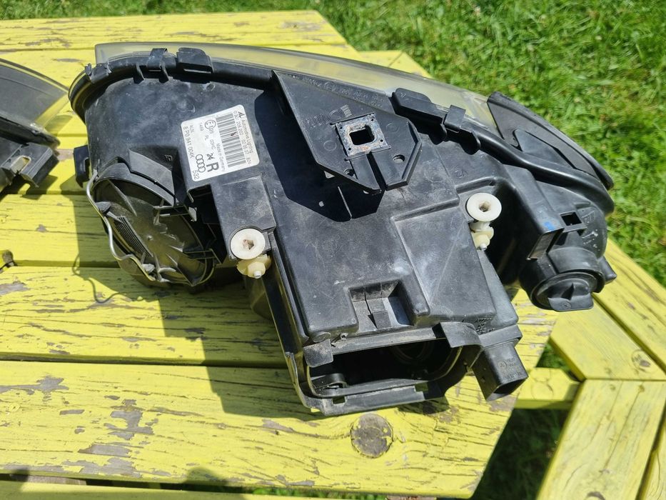 AUDI A3 8P (03-08)- LAMPY przednie przód LEWA i PRAWA oryginalne AL