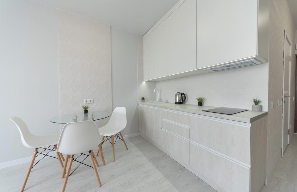 Подобово, в будинку з Укриттям - затишна студія на Бажана,17.