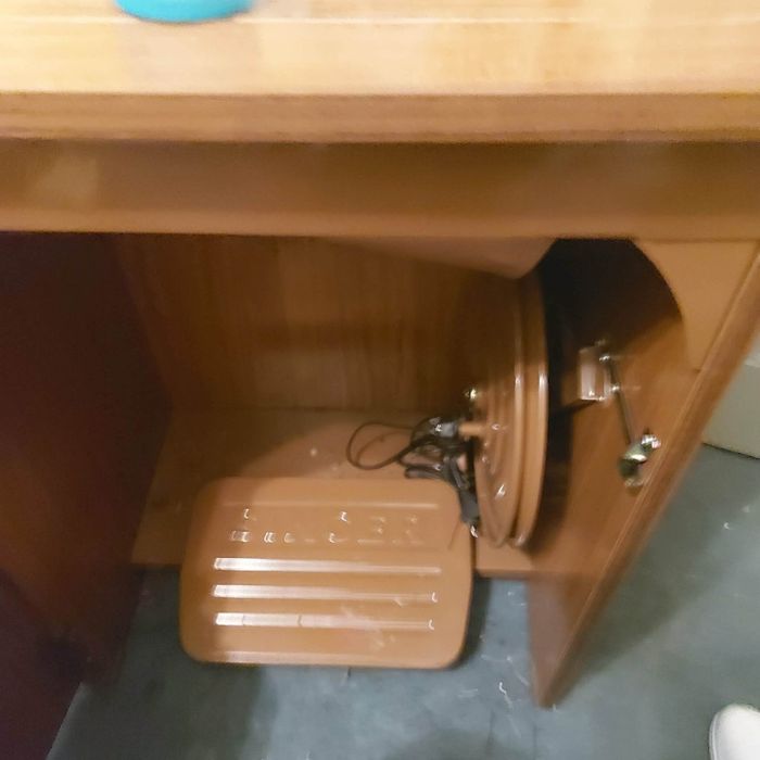 Vende-se máquina costura Singer