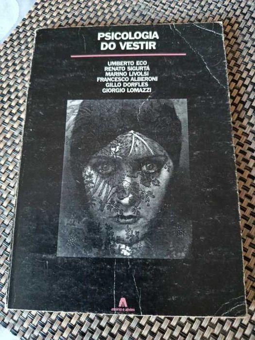 Psicologia do vestir, Umberto Eco, Renato Sigurtá