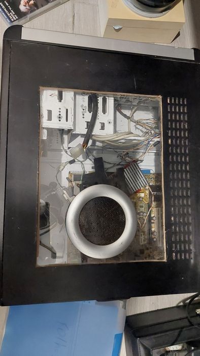 Caixa para pc antiga