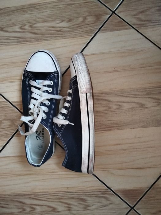Sprzedam buty trampki