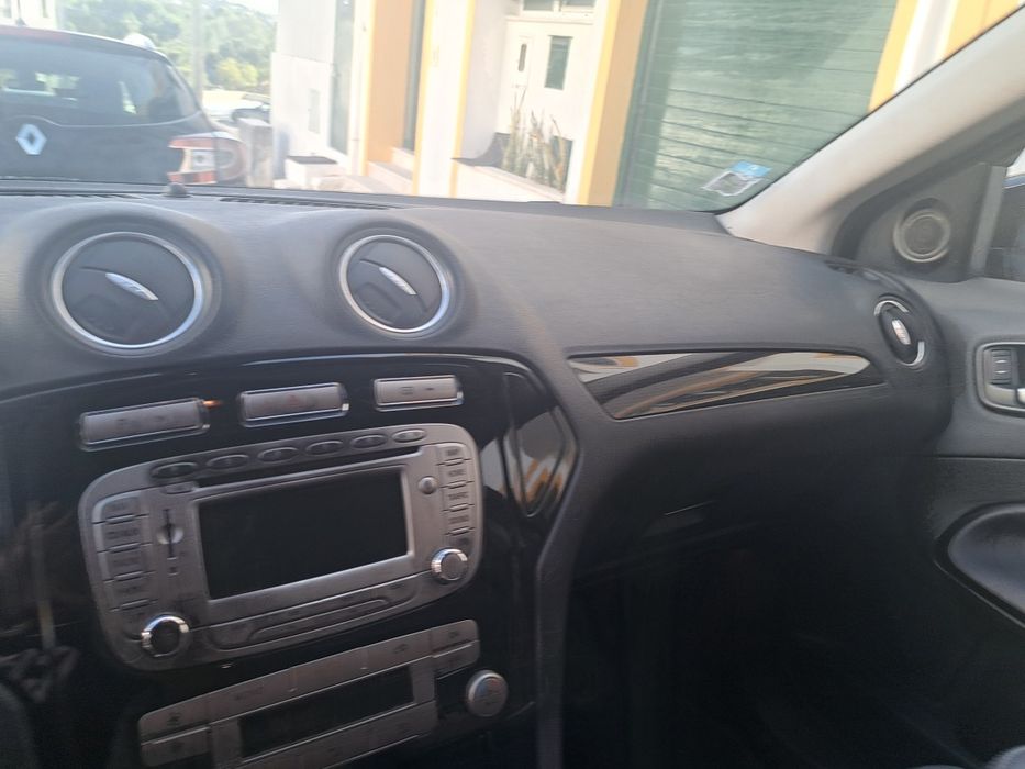 Ford Mondeo — fotografia 11