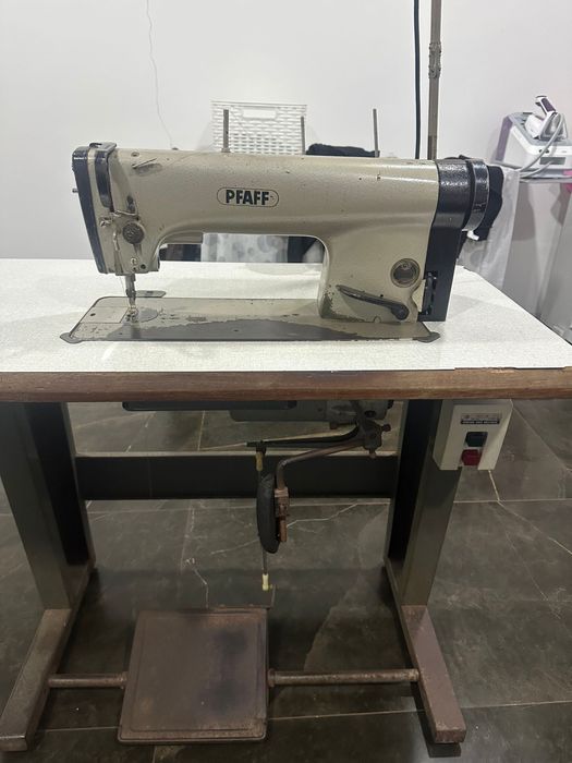 Máquina de Costura PFAFF