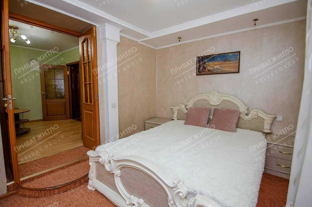 Квартира в цегляному будинку 44м2 з окремим входом!