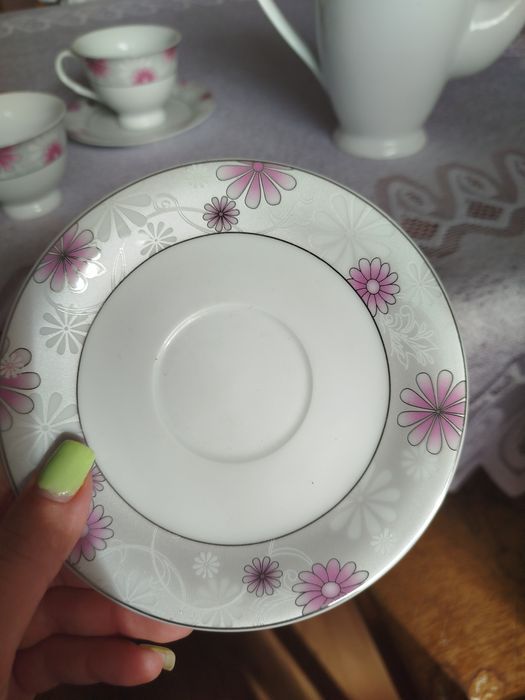 Zestaw filiżanek 12 szt porcelana