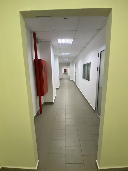 Продаємо офісні приміщення 800-1800 м2 за адреслю Наукі 9д Аксіома