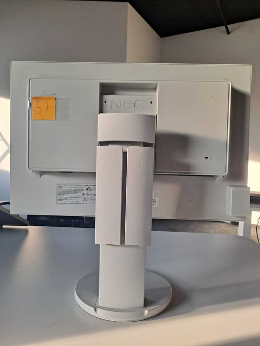 Monitor NEC 24" EA244WMi IPS 1920x1200 – Idealny do biura (11 szt.)