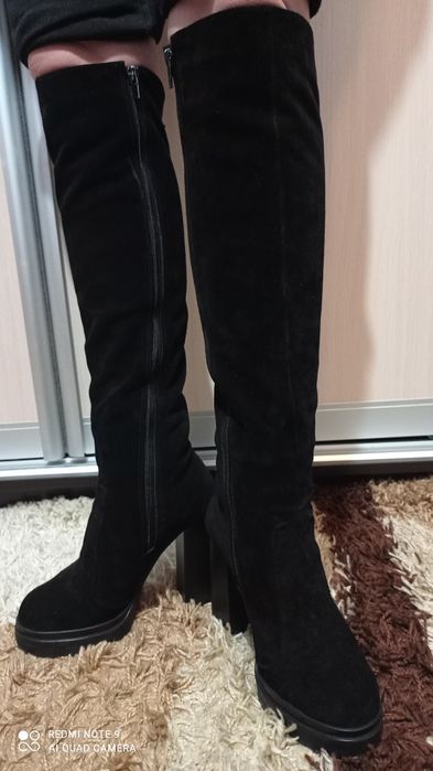 Продам сапоги натуральні замшеві.