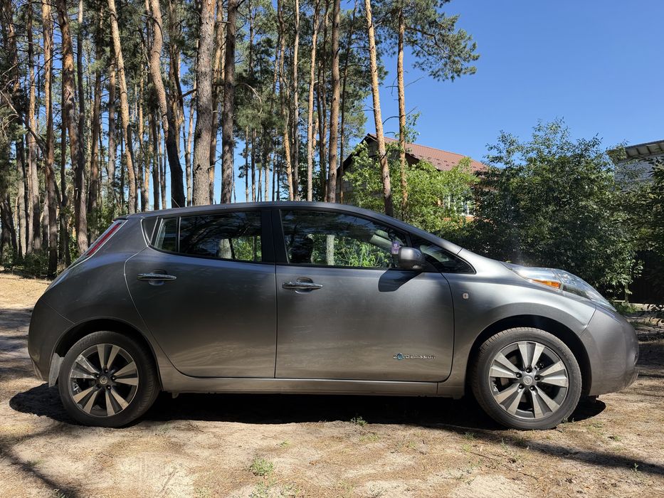 Електроавтомобіль Nissan Leaf 2015