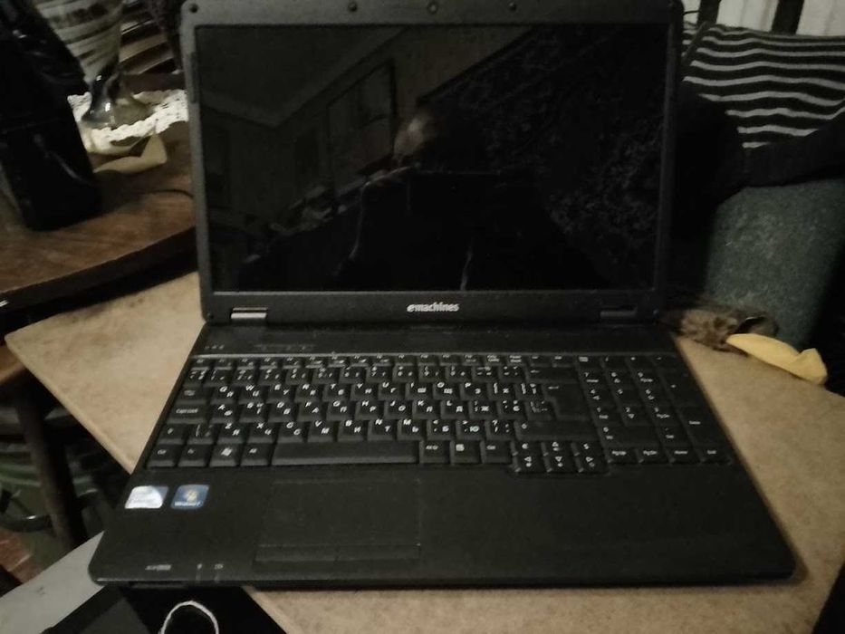 ноутбук Emachines E528 (Aser), 15,6", 4\160 ГБ, темно-серый матовый