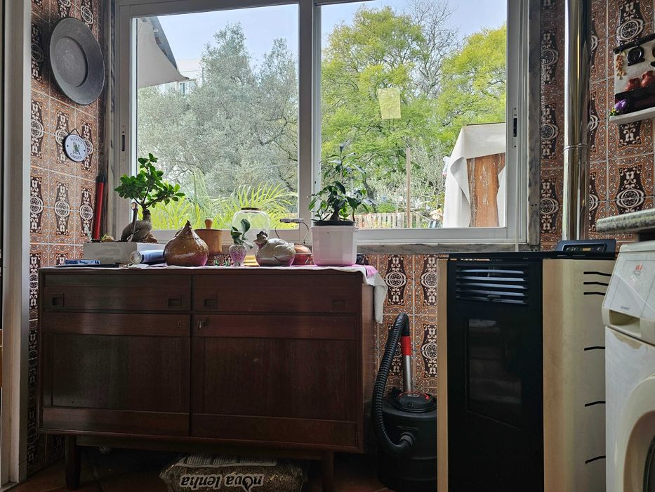 Quarto para arrendar em Algés