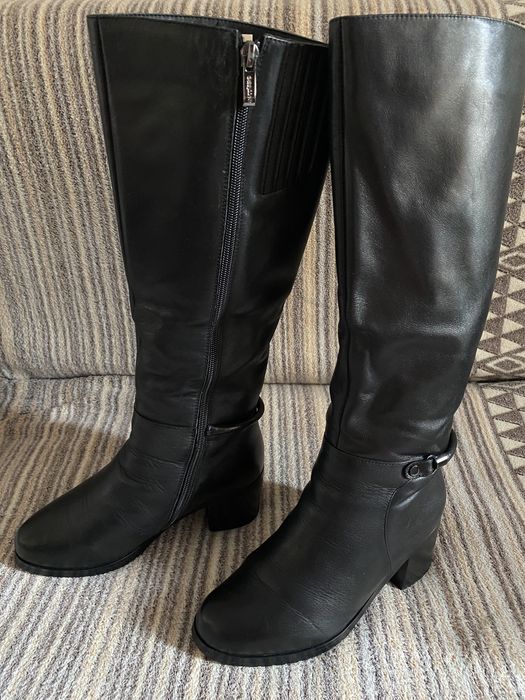 Женские зимние сапоги