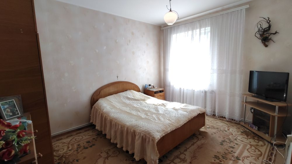 продаж 4-кімнатної квартири в центрі м. Прилуки