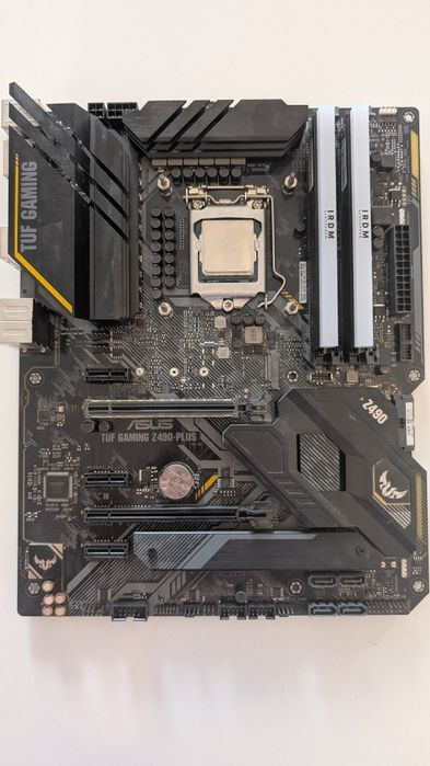 I5 10600k + asus tuf z490 plus + irdm ddr4 3600 16gb