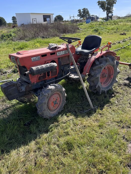 KUBOTA 7001 mais conjunto de alfaias