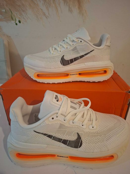 Ténis Nike VOMERO