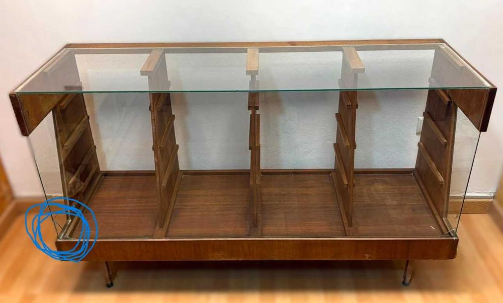 Balcão de antiga retrosaria, altura 90X50X150 cm