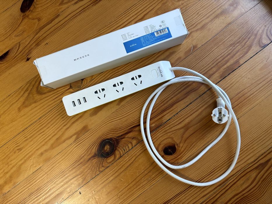Przedłużacz - listwa zasilająca WiFi BroadLink MP2-1K3S3U