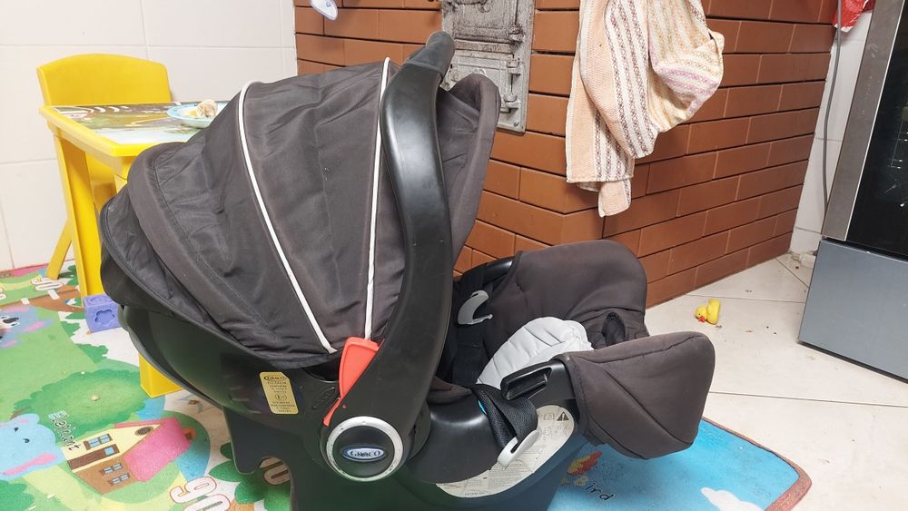 Fotelik samochodowy graco + adapter