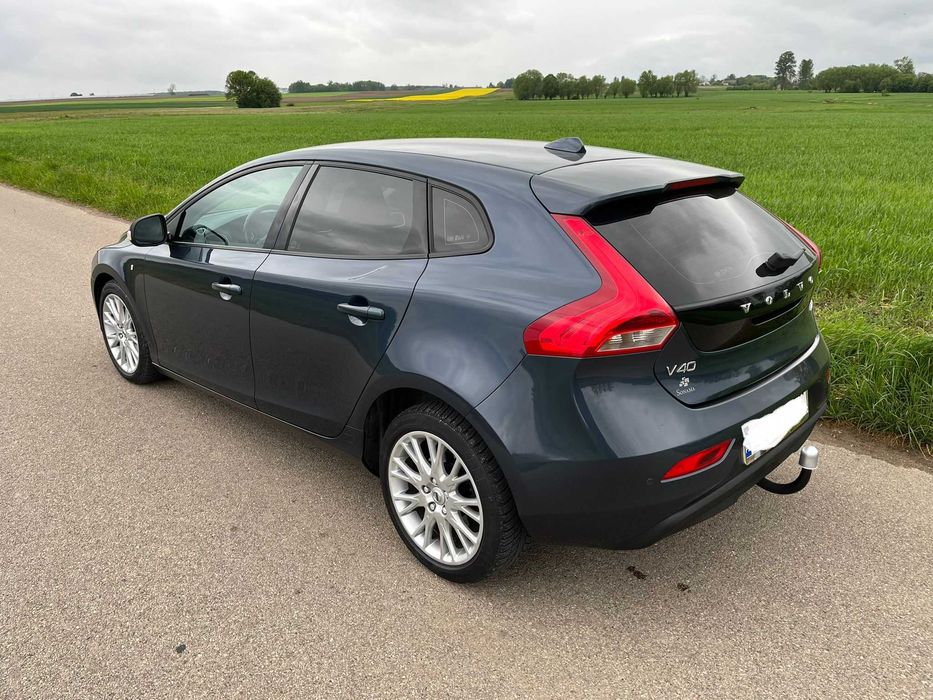 Volvo V40 2.0 D2 LIFT Stan Bardzo dobry!**Niski przebieg  2017 rok