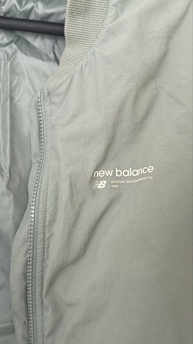 Продам бомбер New Balance в идеале