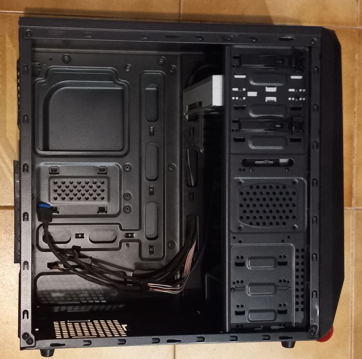 Caixa pc NOX com gravador dvd e leitor de cartões
