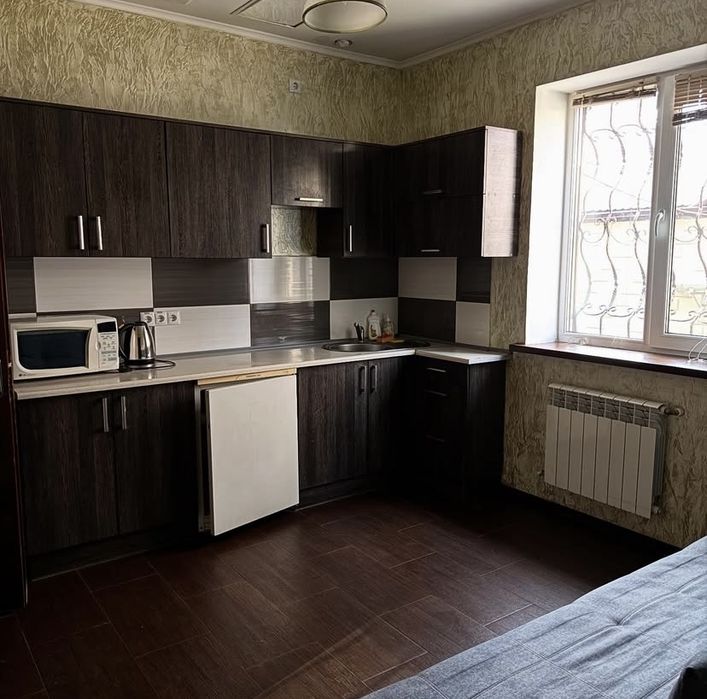 Будинок з сауною і басейном  подобово . Чан