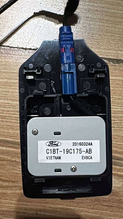 antena gps ford fiesta mk7 lift