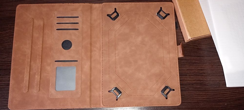 Шикарный чехол для планшета 10.+ Два защитных стекла.