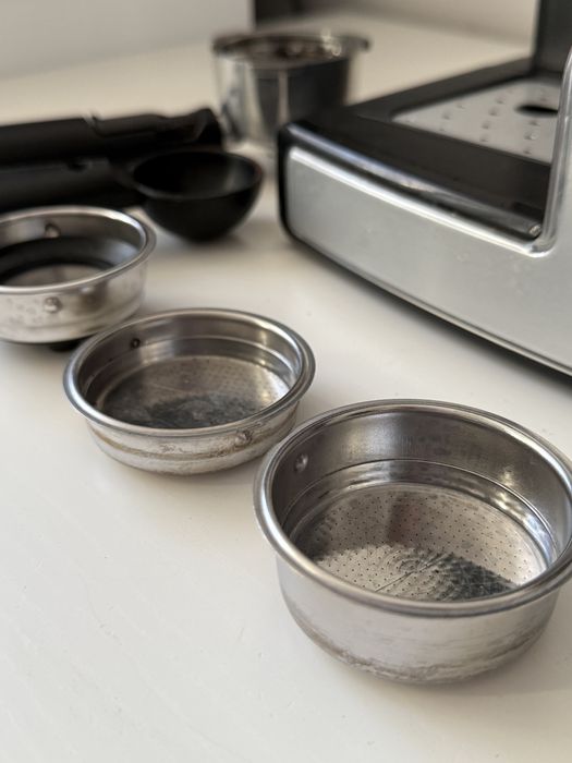 Ekspres kolbowy BREVILLE Prima Latte i młynek DeLonghi gratis