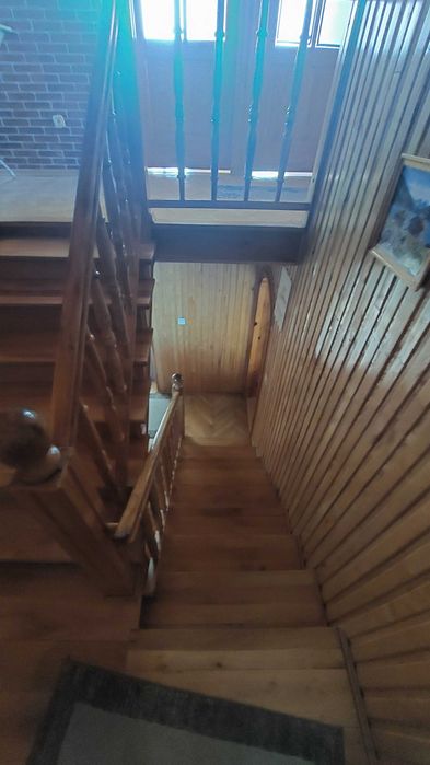 Schody drewniane dębowe z rozbiórki solidne lakierowane wewnętrzne