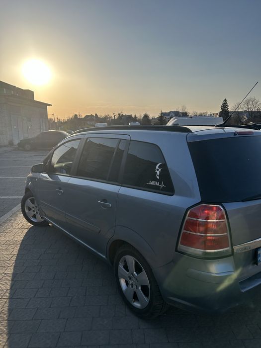 Продам Opel Zafira B