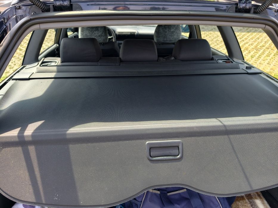 Audi A4 Avant Kombi granat metallic r.2000