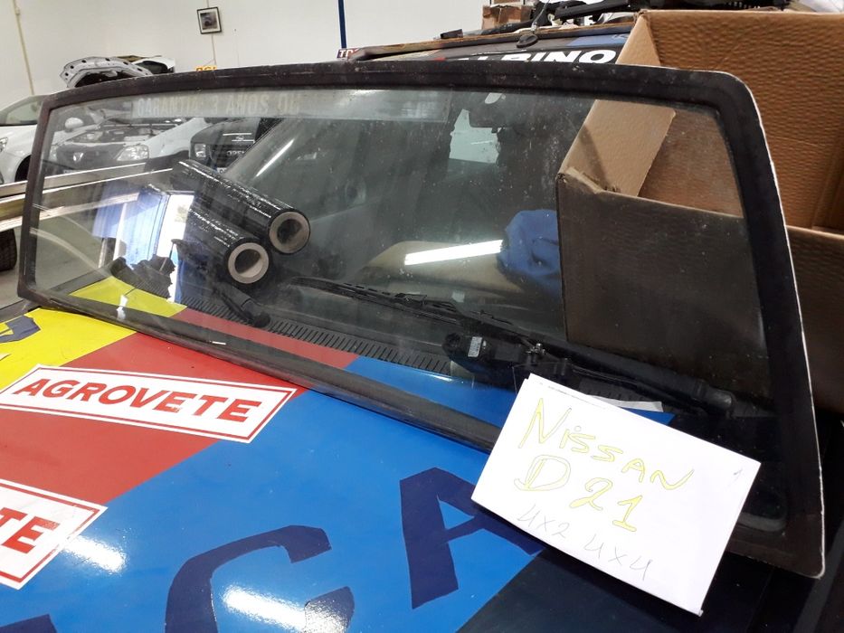 Nissan d 21 oculo trazeiro e forro do teto