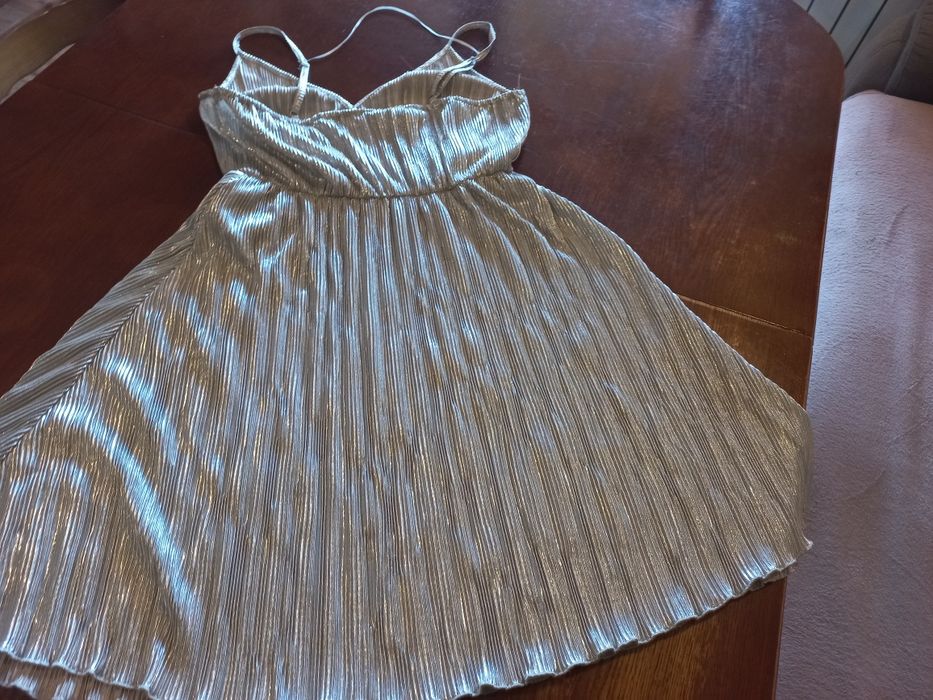 Srebna sukienka M pull& bear
