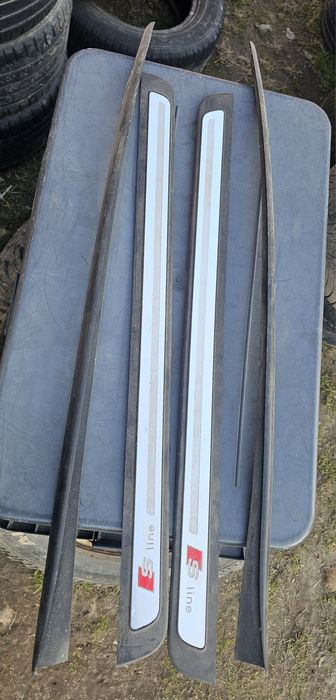 Listwy progowe Audi 8T0 S line