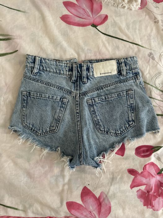 Короткі джинсові шорти