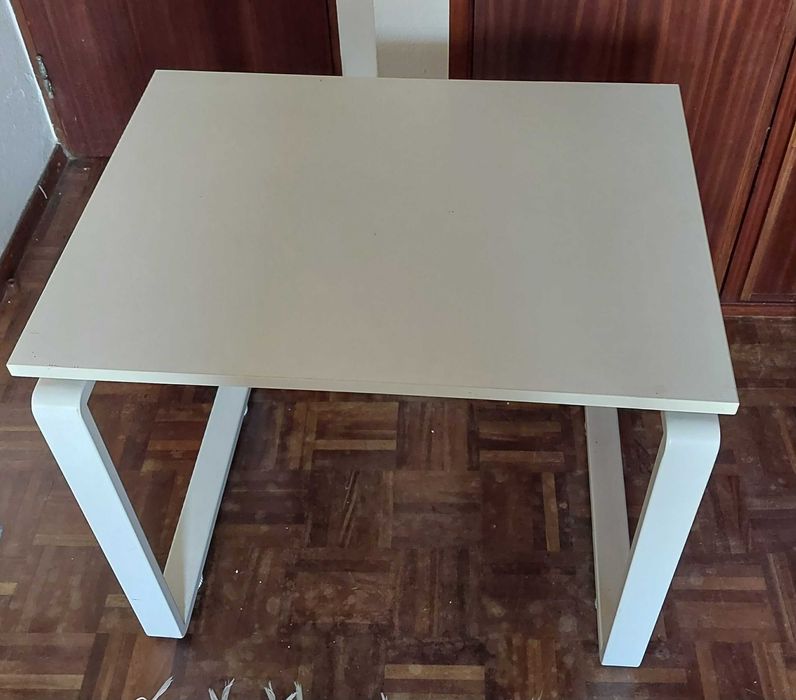 Secretaria ferro com tampo madeira