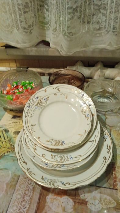 Продам посуд " Незабудка"