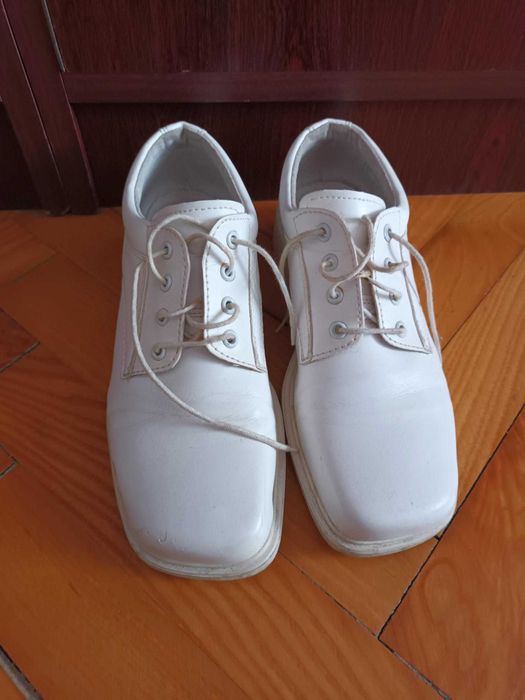 Buty komunijne chłopięce białe 36 Gentleman skóra