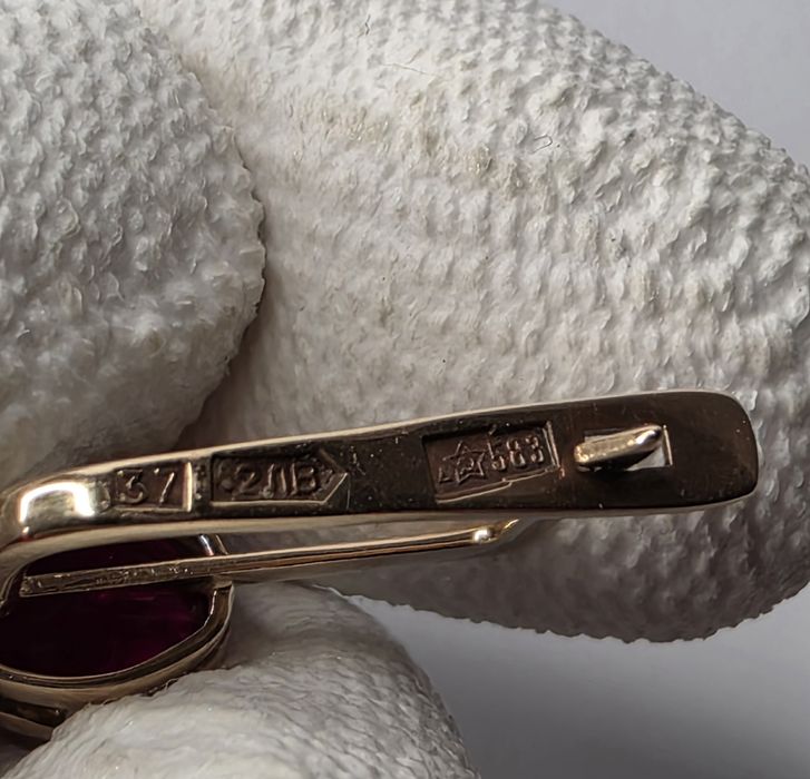 Золотые серьги ссср с рубином