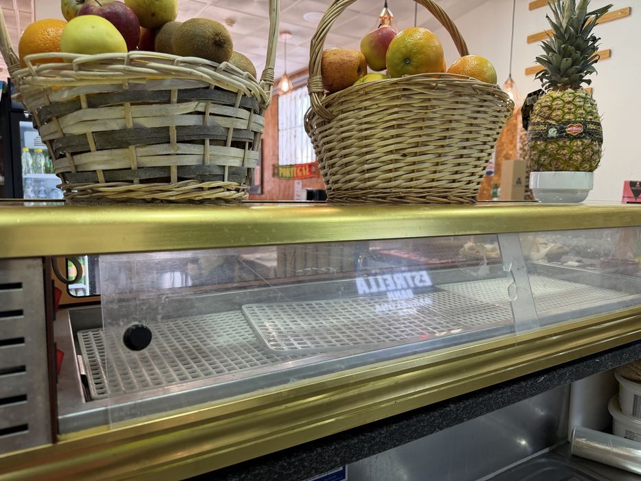 Refrigeradora de alimentos (tambem congela)