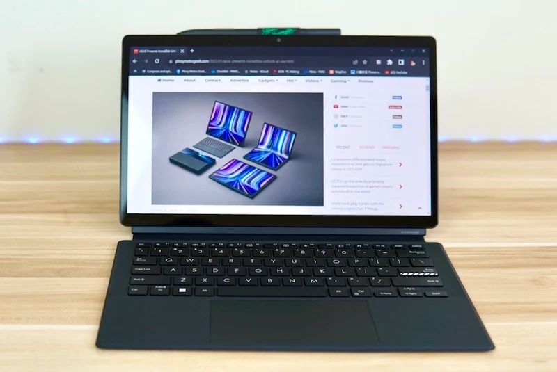 ASUS Vivobook 13 Slate OLED Steven Harrington