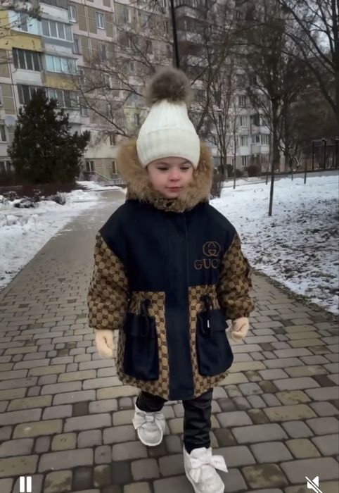 Парка для дівчинки