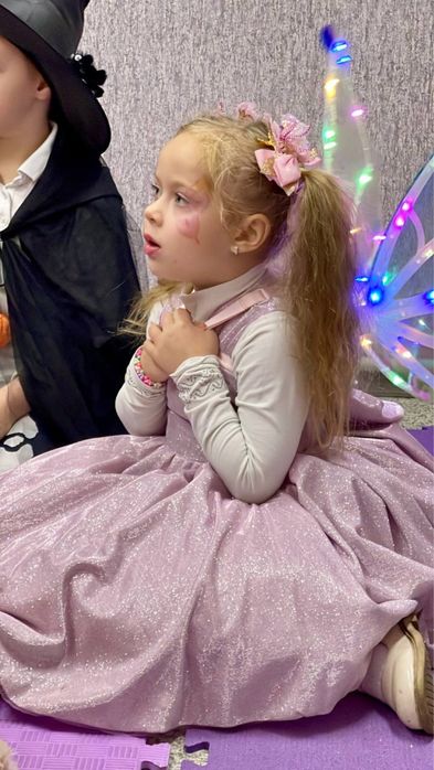 Продам платье 4-5 лет