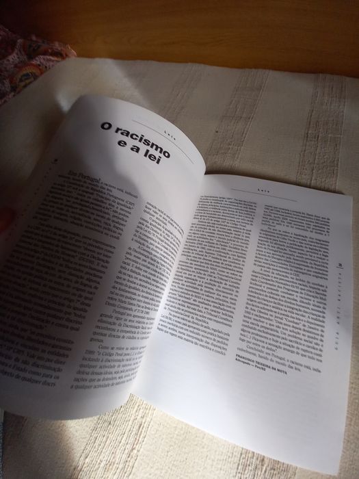 Revista Guia Anti racista da SOS Racismo