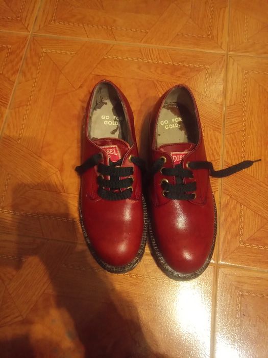 sapatos n 41 no estado que se encontra-se nas fotografias
